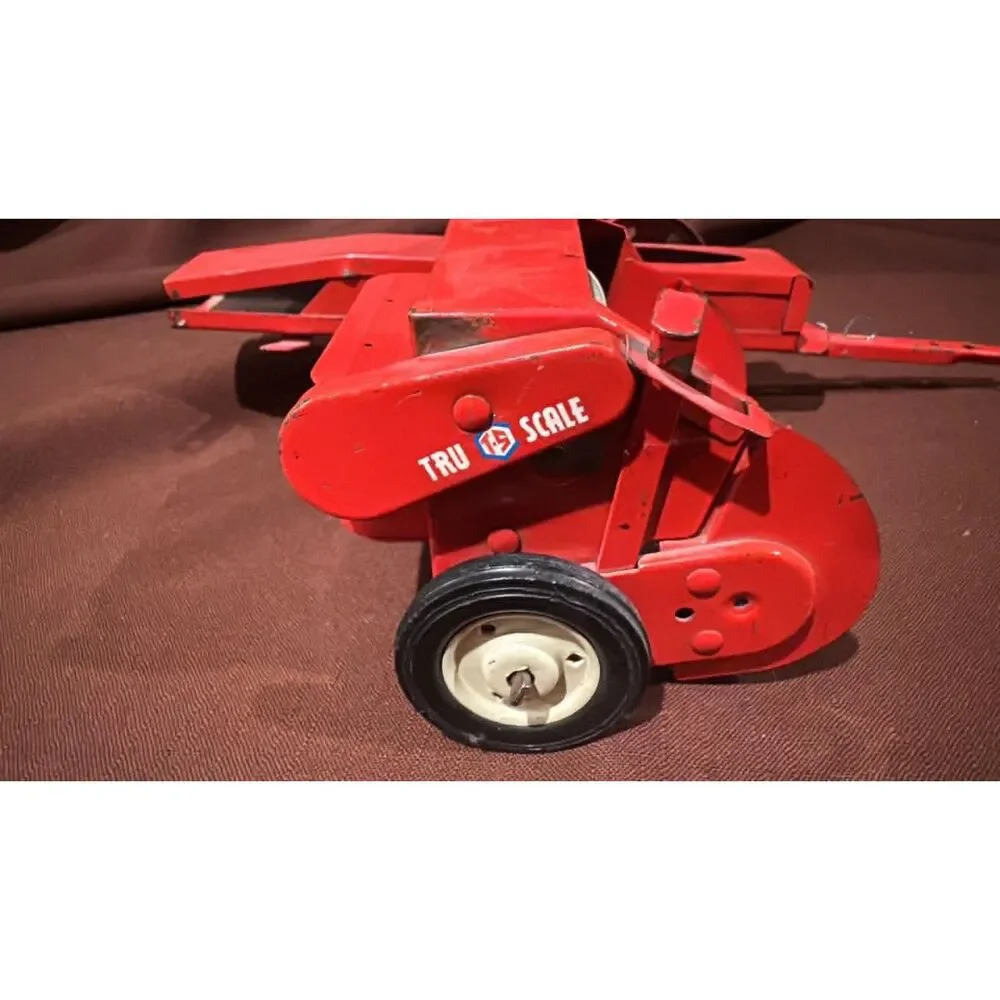 Vintage 1960's Tru Scale Red IH Farmall Square HAy Baler 1/16 Farm Toy